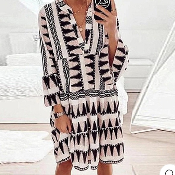Size M Geo print dress - Picture 3 of 4
